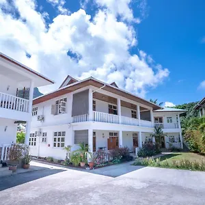 La Maison Hibiscus Self Catering Апартаменты Бо-Валлон